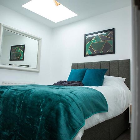 Modern Townhouse Apartment With Free Parking And Wifi Stratford-upon-Avon Exterior photo