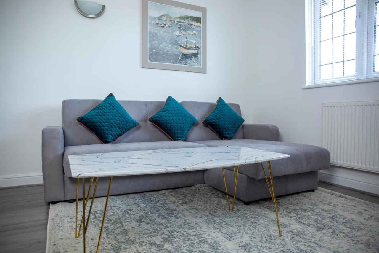 Modern Townhouse Apartment With Free Parking And Wifi Stratford-upon-Avon Exterior photo