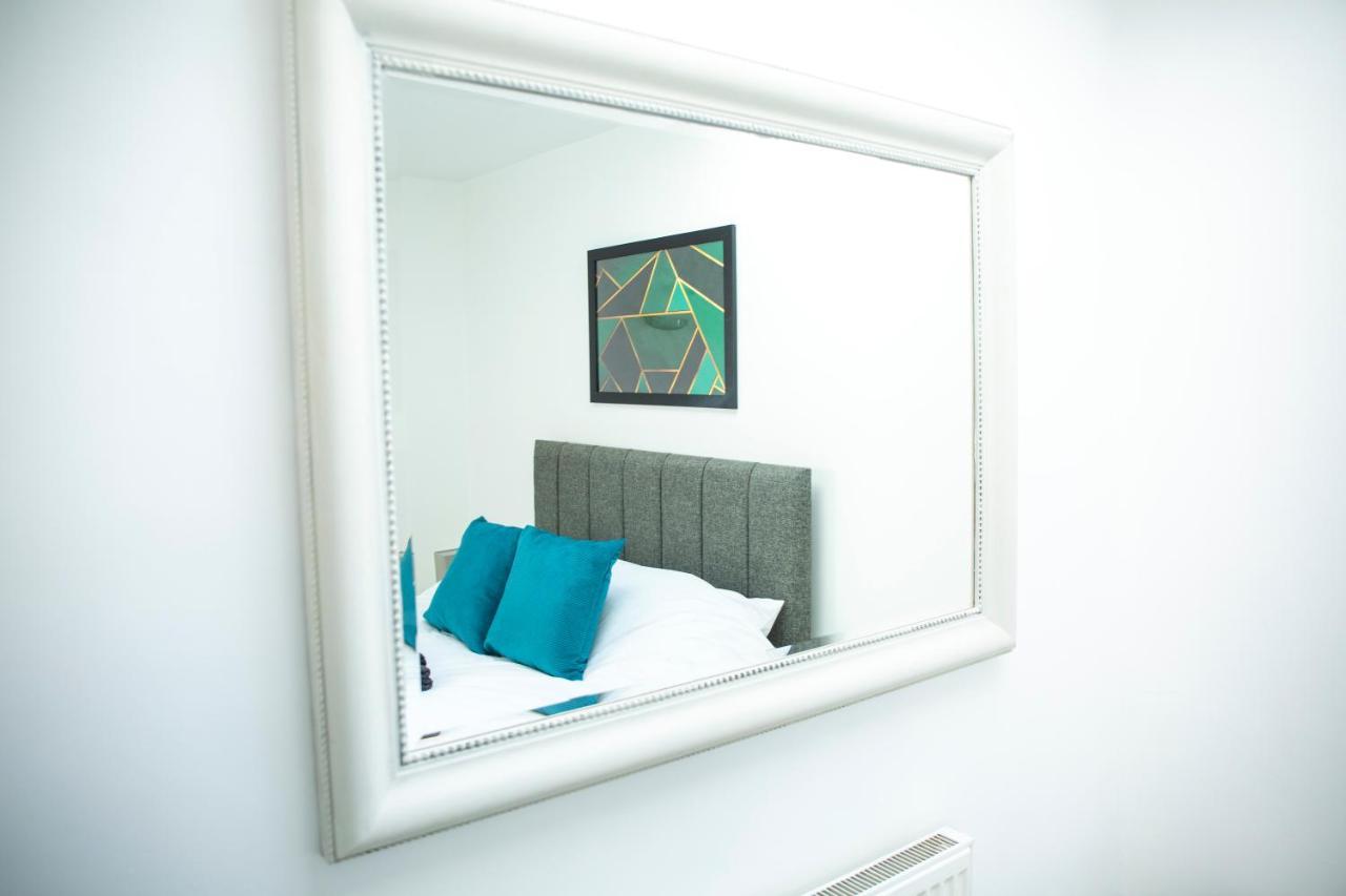 Modern Townhouse Apartment With Free Parking And Wifi Stratford-upon-Avon Exterior photo