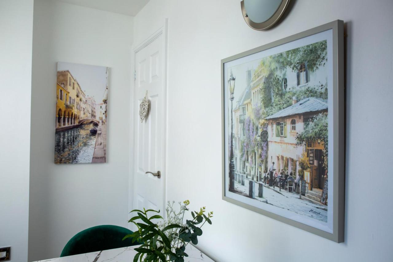 Modern Townhouse Apartment With Free Parking And Wifi Stratford-upon-Avon Exterior photo